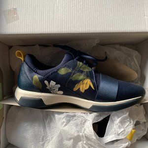Blue/Navy Floral Ted Baker Sneakers size 8.5 / 39